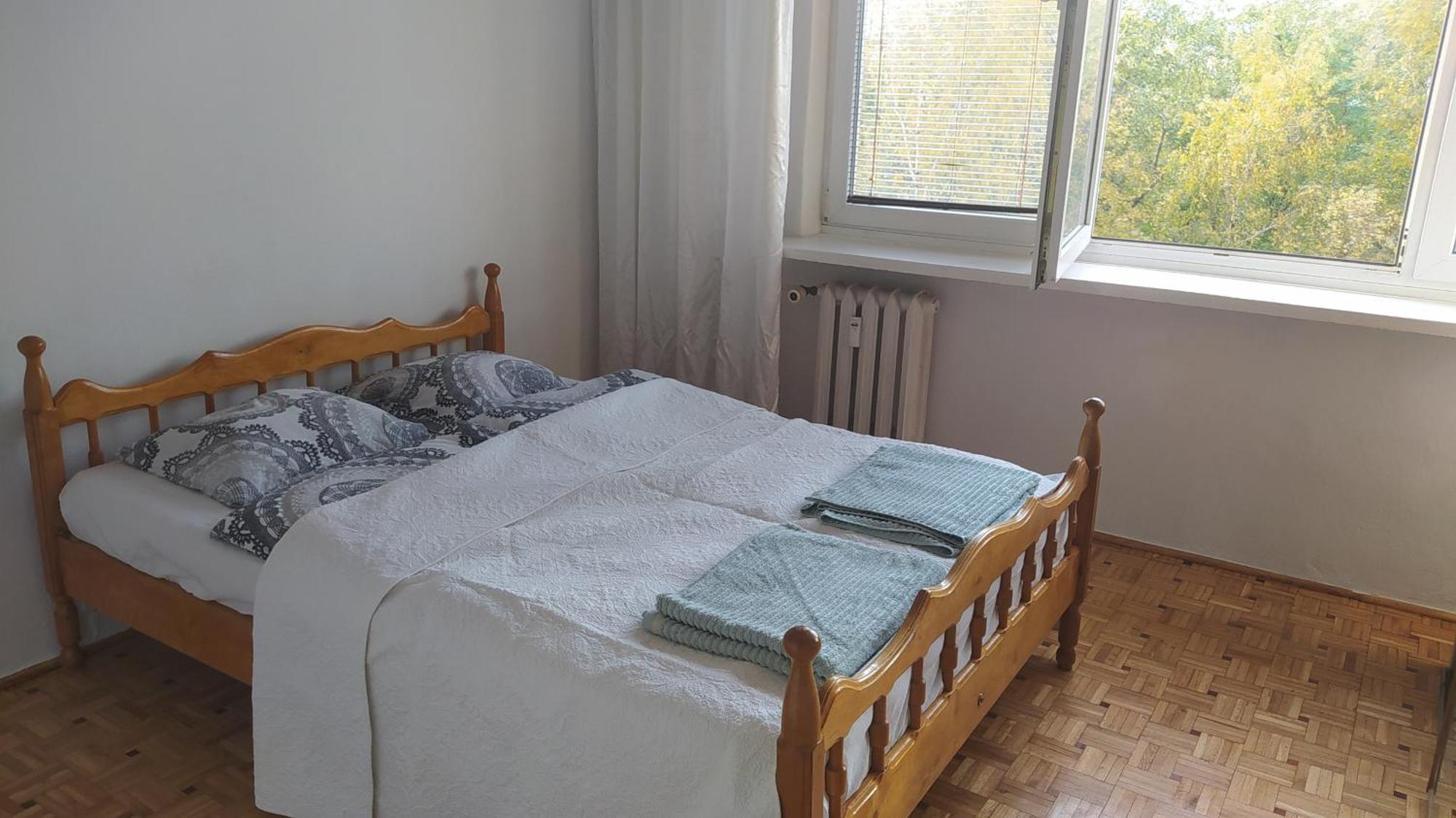 Uroczy Apartament Z Bezplatnych Parkingiem Warsaw Exterior photo